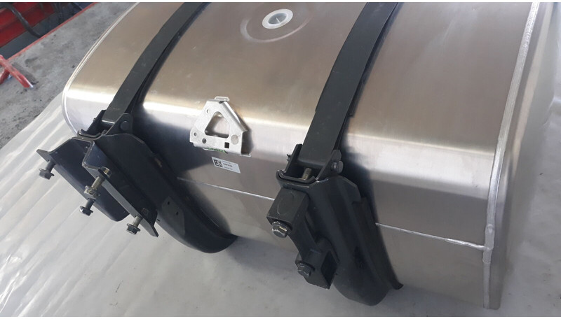 DAF OEM fuel tank 430L with brackets - Depósito de combustible para Camión: foto 5 DAF OEM fuel tank 430L with brackets - Depósito de combustible para Camión: foto 5