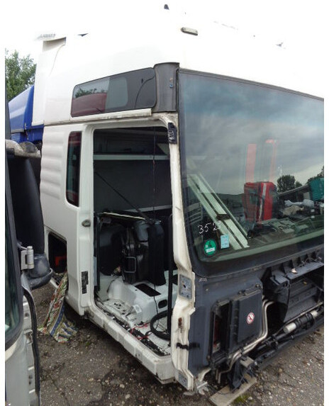 MAN TGA, TGX cabins for sale, BIG stock, few colors - Cabina e interior para Camión: foto 4 MAN TGA, TGX cabins for sale, BIG stock, few colors - Cabina e interior para Camión: foto 4
