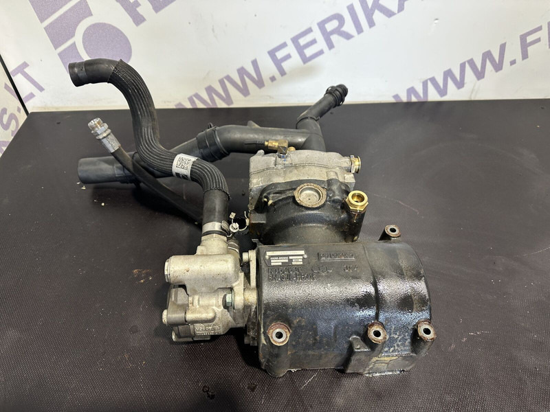 MAN air compressor with hydraulic steering pump - Bomba de dirección para Camión: foto 2 MAN air compressor with hydraulic steering pump - Bomba de dirección para Camión: foto 2