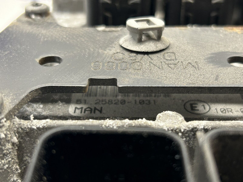 MAN engine control unit ECU - Unidad de control para Camión: foto 4 MAN engine control unit ECU - Unidad de control para Camión: foto 4