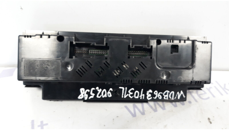 Mercedes-Benz Actros - Salpicadero para Camión: foto 3 Mercedes-Benz Actros - Salpicadero para Camión: foto 3