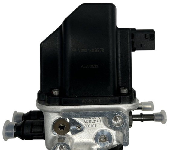 Mercedes-Benz AdBlue pump - Sistema de escape para Camión: foto 5 Mercedes-Benz AdBlue pump - Sistema de escape para Camión: foto 5