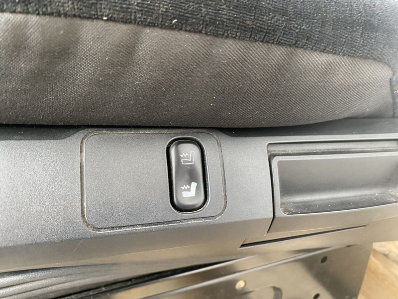 Mercedes-Benz MP4 actros - Asiento para Camión: foto 3 Mercedes-Benz MP4 actros - Asiento para Camión: foto 3