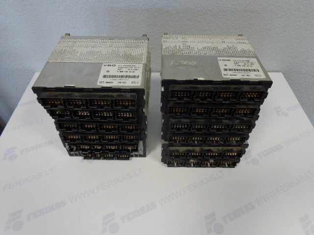 Mercedes-Benz VDO Elektronik FMR,FR 0004462302, 0004462702, 00044638, 00044646 - Unidad de control para Camión: foto 1 Mercedes-Benz VDO Elektronik FMR,FR 0004462302, 0004462702, 00044638, 00044646 - Unidad de control para Camión: foto 1