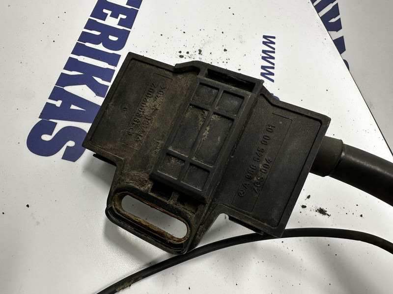 Mercedes-Benz battery sensor, klema - Sensor para Camión: foto 5 Mercedes-Benz battery sensor, klema - Sensor para Camión: foto 5