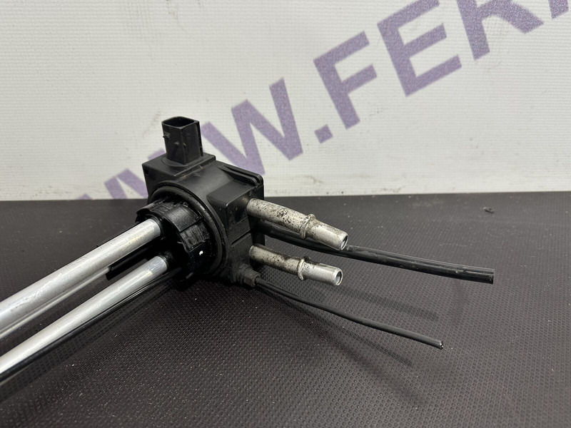 Mercedes-Benz fuel level sensor - Sensor para Camión: foto 4 Mercedes-Benz fuel level sensor - Sensor para Camión: foto 4