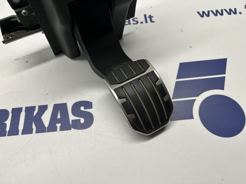 Scania accelerator pedal - Pedal para Camión: foto 2 Scania accelerator pedal - Pedal para Camión: foto 2