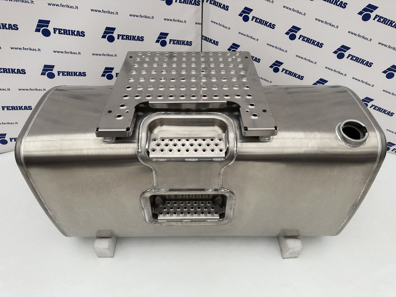 Volvo New aluminum fuel tank 550L - Depósito de combustible para Camión: foto 1 Volvo New aluminum fuel tank 550L - Depósito de combustible para Camión: foto 1
