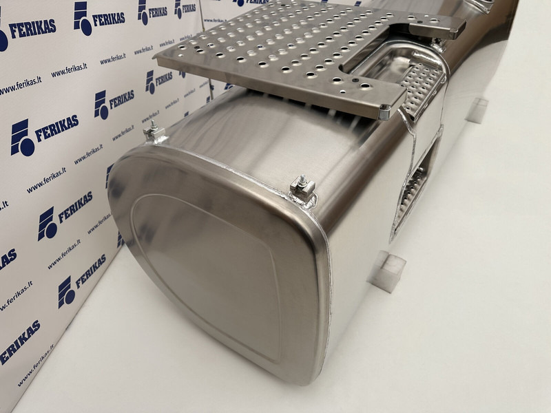 Volvo New aluminum fuel tank 900L - Depósito de combustible para Camión: foto 3 Volvo New aluminum fuel tank 900L - Depósito de combustible para Camión: foto 3