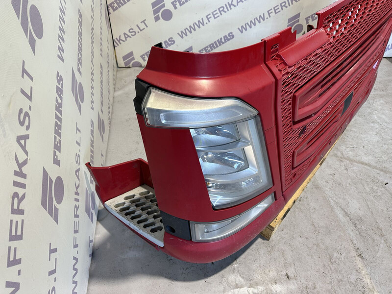 Volvo VOLVO FH4 complete front bumper with headlights - Parachoques para Camión: foto 3 Volvo VOLVO FH4 complete front bumper with headlights - Parachoques para Camión: foto 3
