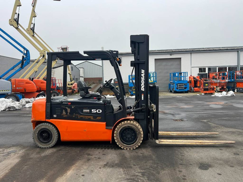 Carretilla elevadora eléctrica Doosan B50X5 5T 6m Triplex non-marking (1840): foto 6