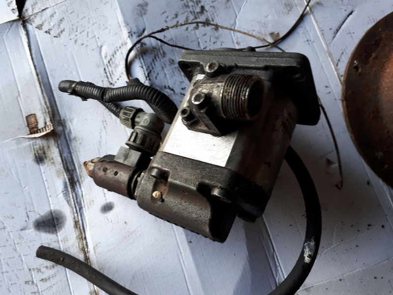 MAN BOSCH /SAUER - Radiador: foto 4 MAN BOSCH /SAUER - Radiador: foto 4