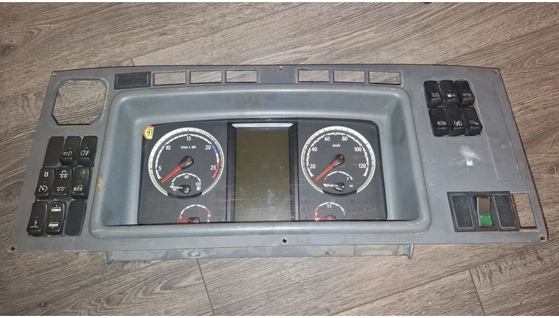 Scania МАН .Ивеко. Вольво. Рено. - Salpicadero: foto 1 Scania МАН .Ивеко. Вольво. Рено. - Salpicadero: foto 1