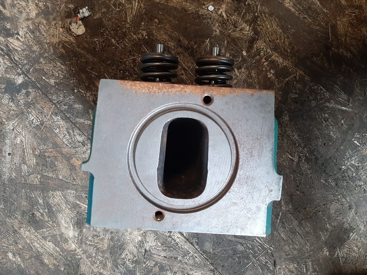 Volvo 8113069 Volvo - Cabezal de bloque para Autobús: foto 4 Volvo 8113069 Volvo - Cabezal de bloque para Autobús: foto 4