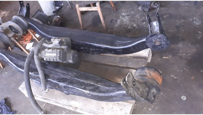 Volvo кронштейн заднего моста мерседес - Suspensión de ballestas: foto 1 Volvo кронштейн заднего моста мерседес - Suspensión de ballestas: foto 1