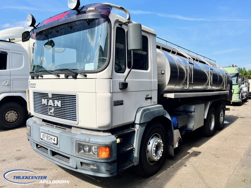 MAN 26.403 Manuel, Retarder, Reduction axle, 14250 liter - Camión cisterna: foto 3 MAN 26.403 Manuel, Retarder, Reduction axle, 14250 liter - Camión cisterna: foto 3