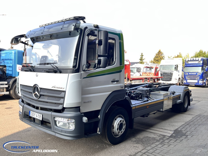 Mercedes-Benz Atego 1527 Manuel, Euro 6, HIAB 10 Tons - Camión multibasculante: foto 3 Mercedes-Benz Atego 1527 Manuel, Euro 6, HIAB 10 Tons - Camión multibasculante: foto 3