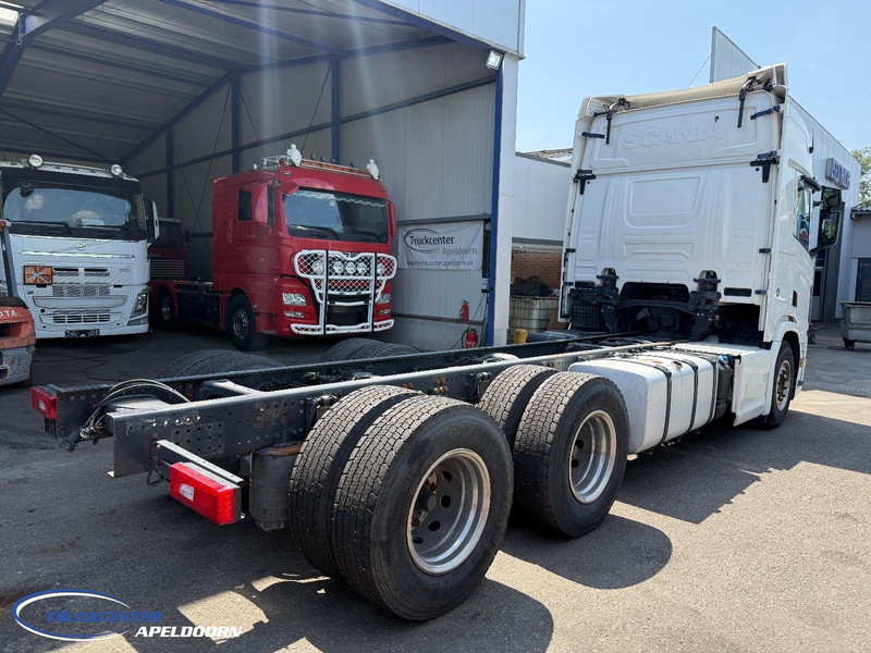 Scania R650 V8 NGS 6x4, Standclima, Retarder, PTO - Camión chasis: foto 2 Scania R650 V8 NGS 6x4, Standclima, Retarder, PTO - Camión chasis: foto 2