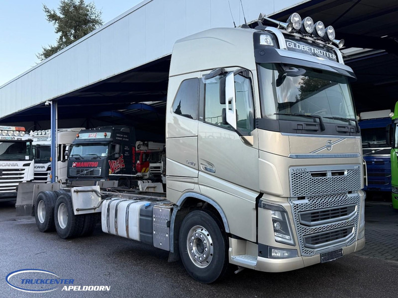 Volvo FH 657000 km, 6x4, Globetrotter - Camión chasis: foto 1 Volvo FH 657000 km, 6x4, Globetrotter - Camión chasis: foto 1