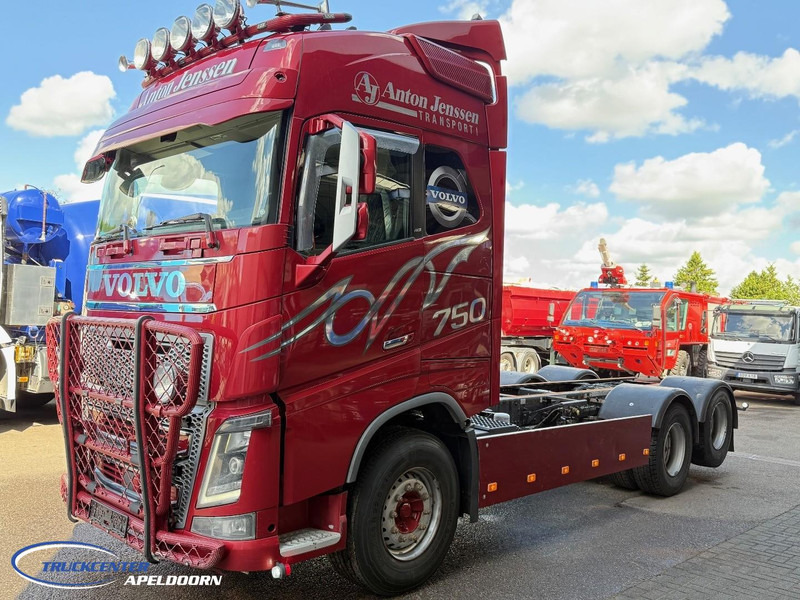 Volvo FH 750 6x4 Tandemlift, Retarder, PTO - Camión chasis: foto 3 Volvo FH 750 6x4 Tandemlift, Retarder, PTO - Camión chasis: foto 3