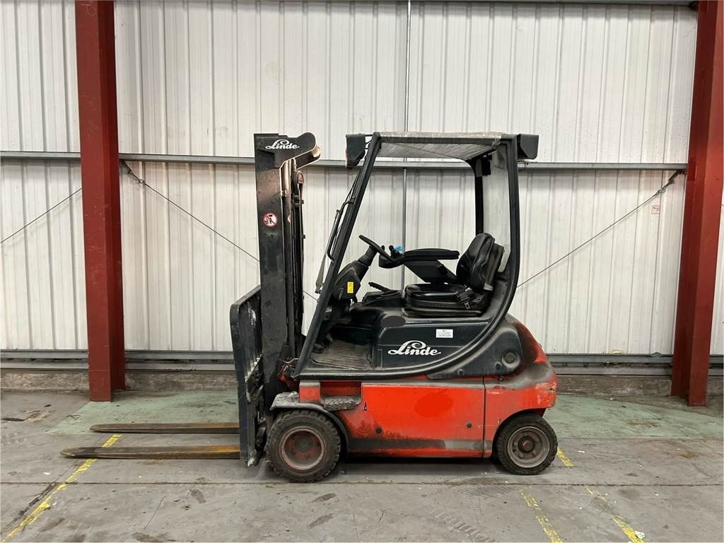 Linde E18P-02  - Carretilla elevadora eléctrica: foto 1 Linde E18P-02  - Carretilla elevadora eléctrica: foto 1
