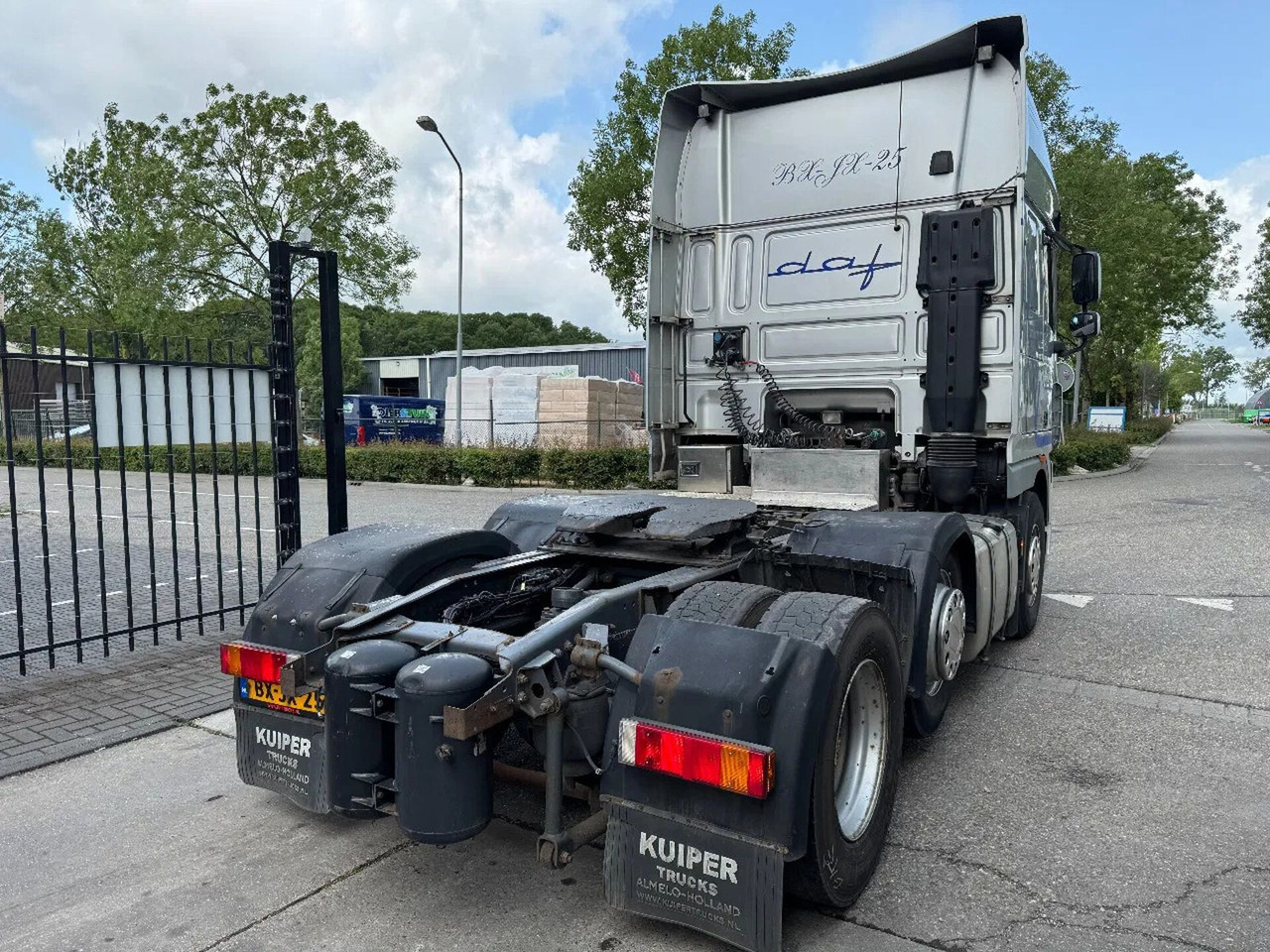 DAF XF 105.460 6X2 RETARDER EURO5 TÜV TILL 01-2026 - Cabeza tractora: foto 5 DAF XF 105.460 6X2 RETARDER EURO5 TÜV TILL 01-2026 - Cabeza tractora: foto 5