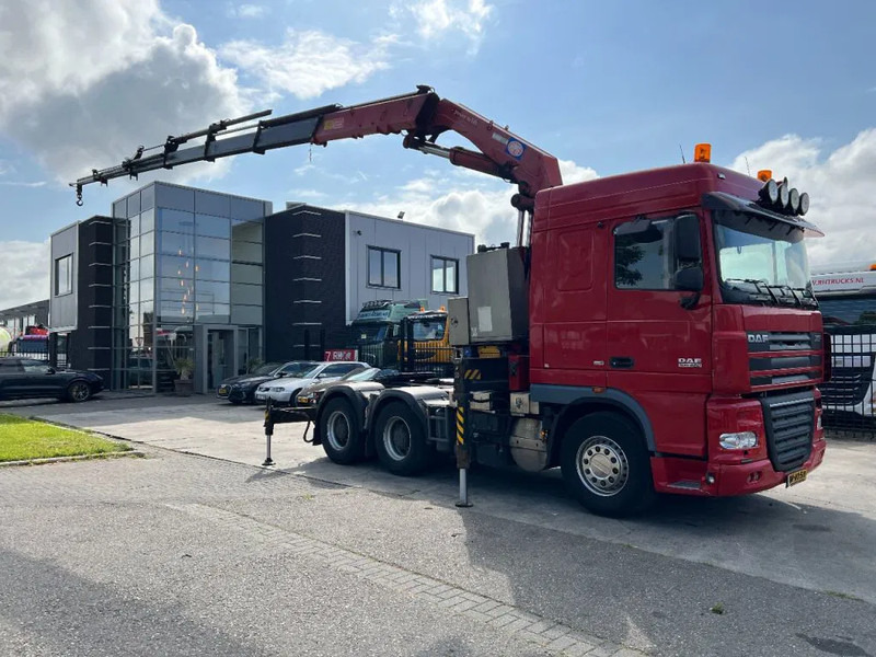 DAF XF 105.460 6X4 EURO 5 + HMF 4220 K6 + REMOTE CONTROL + RETARDER - Cabeza tractora: foto 3 DAF XF 105.460 6X4 EURO 5 + HMF 4220 K6 + REMOTE CONTROL + RETARDER - Cabeza tractora: foto 3