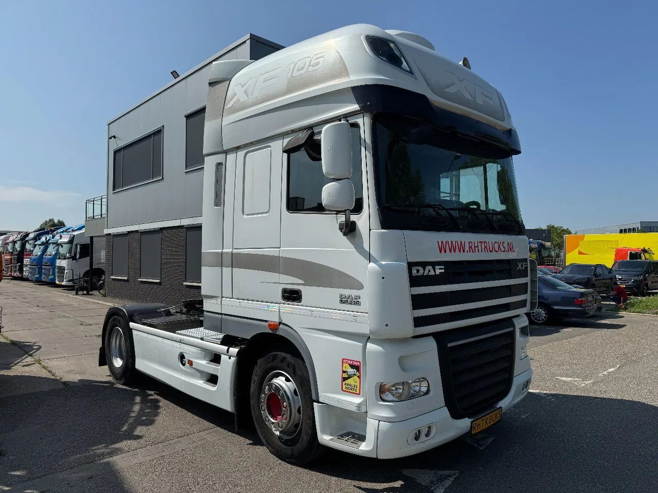 DAF XF 105.510 4X2 SKIRTS ADR RETARDER STANDKLIMA - Cabeza tractora: foto 3 DAF XF 105.510 4X2 SKIRTS ADR RETARDER STANDKLIMA - Cabeza tractora: foto 3