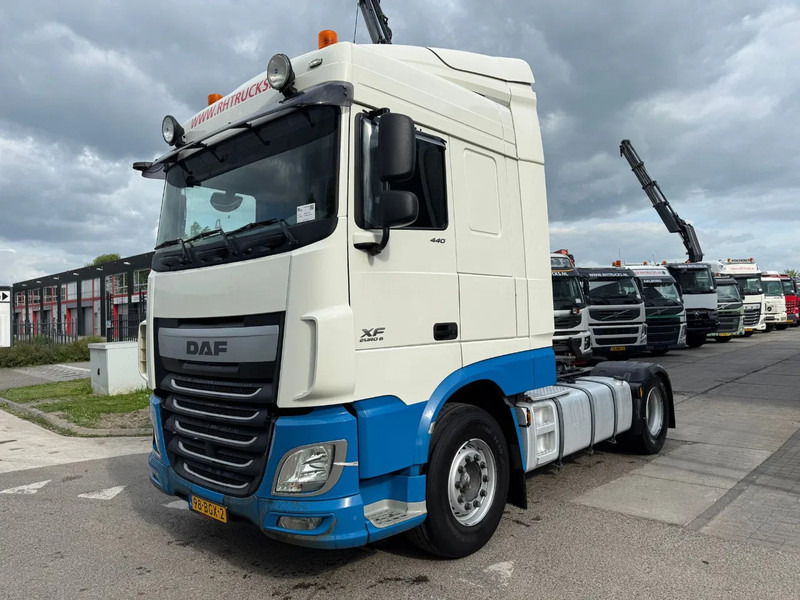 DAF XF 440 4X2 EURO 6 SPOILERS HOLLAND TRUCK - Cabeza tractora: foto 1 DAF XF 440 4X2 EURO 6 SPOILERS HOLLAND TRUCK - Cabeza tractora: foto 1