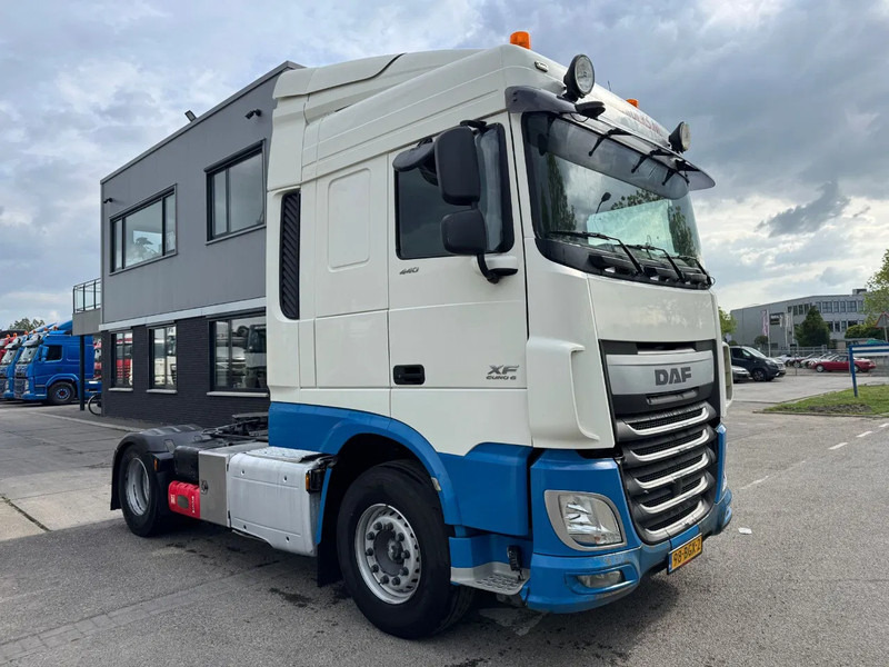 DAF XF 440 4X2 EURO 6 SPOILERS HOLLAND TRUCK - Cabeza tractora: foto 3 DAF XF 440 4X2 EURO 6 SPOILERS HOLLAND TRUCK - Cabeza tractora: foto 3