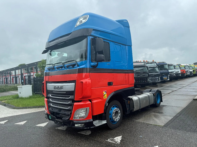 DAF XF 440 4X2 LOW DECK EURO 6 - Cabeza tractora: foto 1 DAF XF 440 4X2 LOW DECK EURO 6 - Cabeza tractora: foto 1