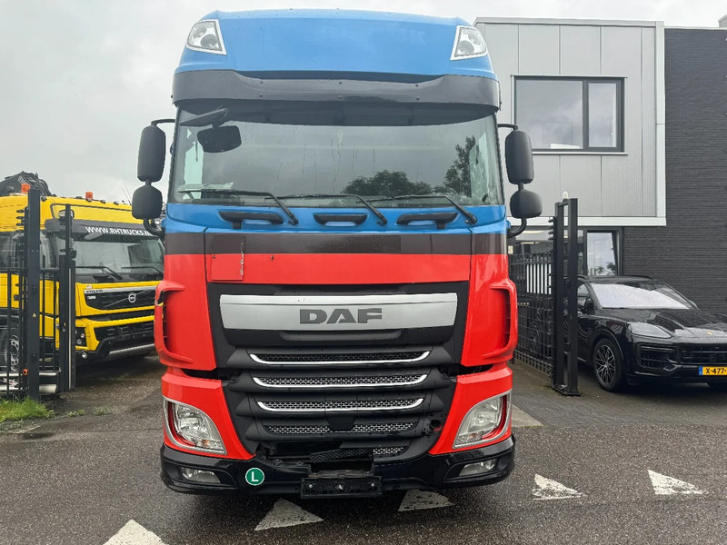 DAF XF 440 4X2 LOW DECK EURO 6 - Cabeza tractora: foto 2 DAF XF 440 4X2 LOW DECK EURO 6 - Cabeza tractora: foto 2
