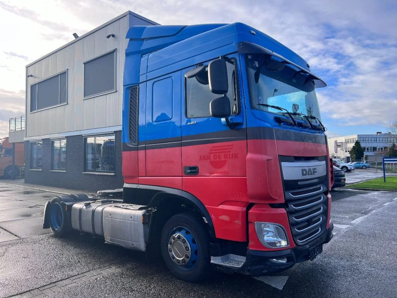 DAF XF 440 SC 4X2 MEGA 757.858km - Cabeza tractora: foto 3 DAF XF 440 SC 4X2 MEGA 757.858km - Cabeza tractora: foto 3