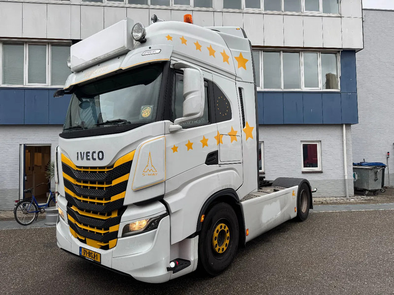 Iveco S-WAY 460 4X2 EURO 6 SKIRTS DOUBLE TANK - Cabeza tractora: foto 1 Iveco S-WAY 460 4X2 EURO 6 SKIRTS DOUBLE TANK - Cabeza tractora: foto 1
