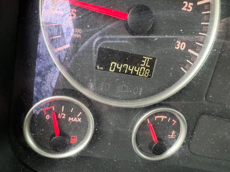 Cabeza tractora MAN TGX 18.440 4X2 - EURO 5: foto 13 Cabeza tractora MAN TGX 18.440 4X2 - EURO 5: foto 13