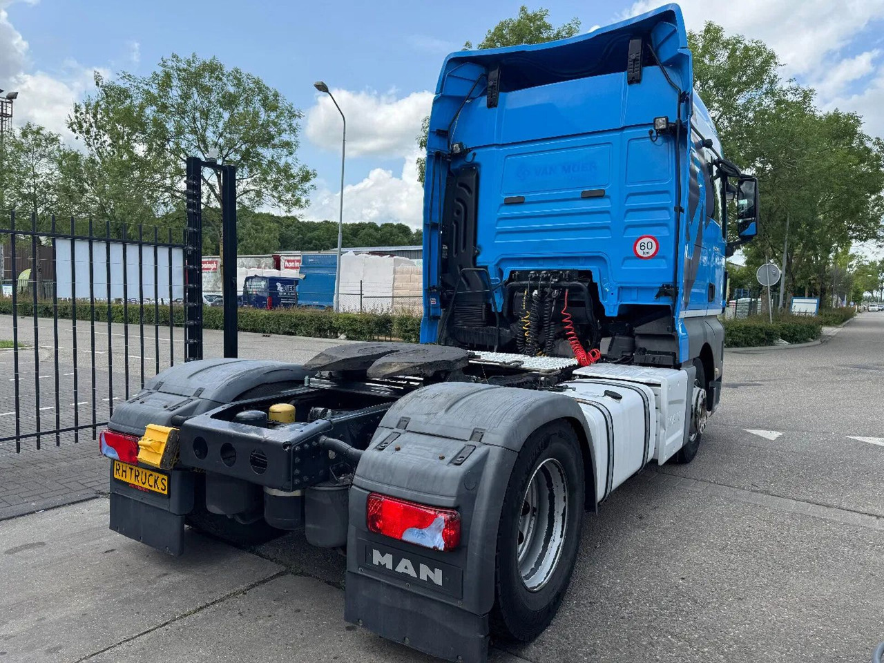 MAN TGX 18.460 4X2 EURO 6 ONLY 439042 KM TÜV TILL 02 - Cabeza tractora: foto 4 MAN TGX 18.460 4X2 EURO 6 ONLY 439042 KM TÜV TILL 02 - Cabeza tractora: foto 4