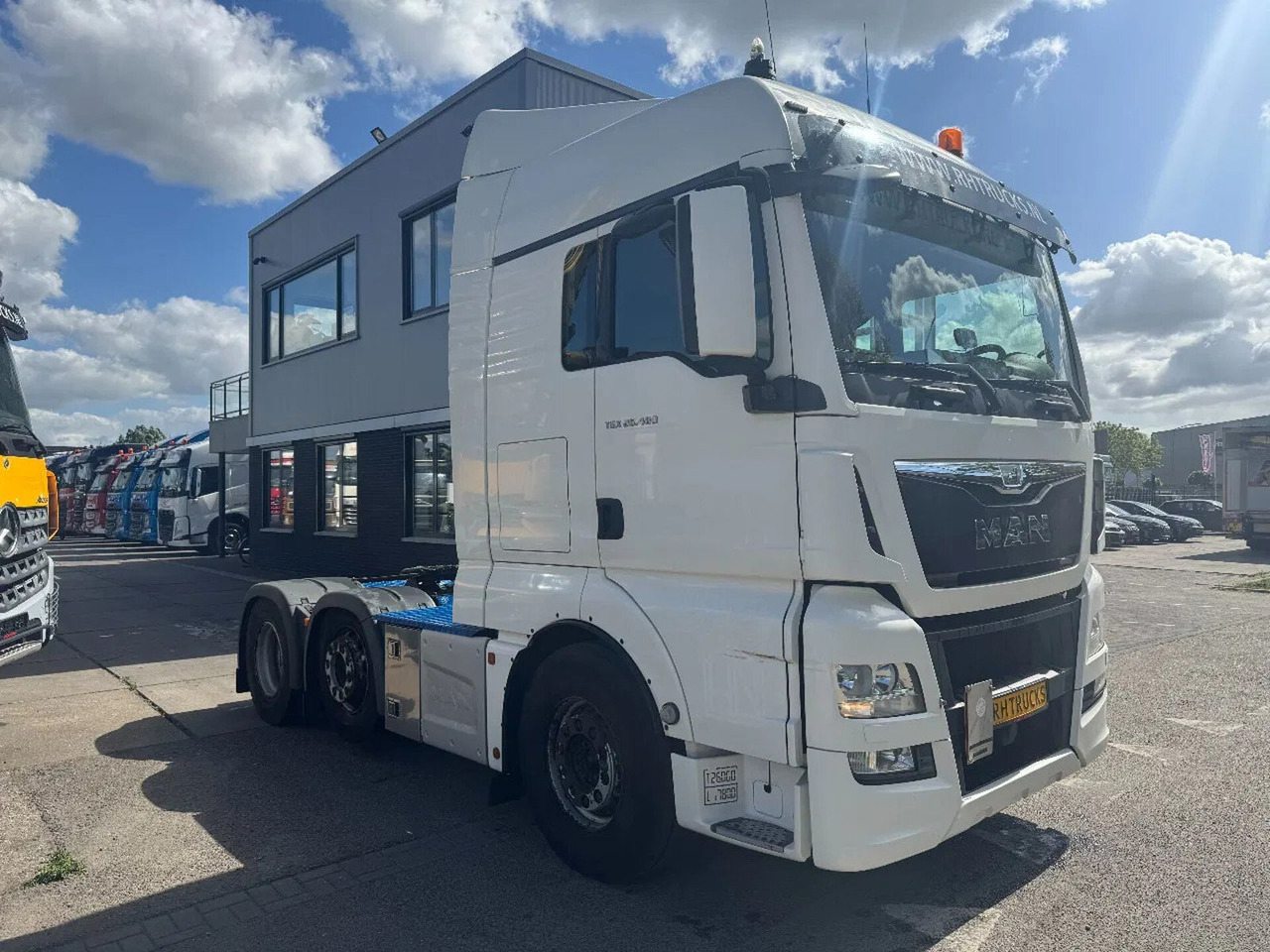 MAN TGX 26.480 6X2 EURO 6 SPOILERS AUTOMATIC - Cabeza tractora: foto 3 MAN TGX 26.480 6X2 EURO 6 SPOILERS AUTOMATIC - Cabeza tractora: foto 3