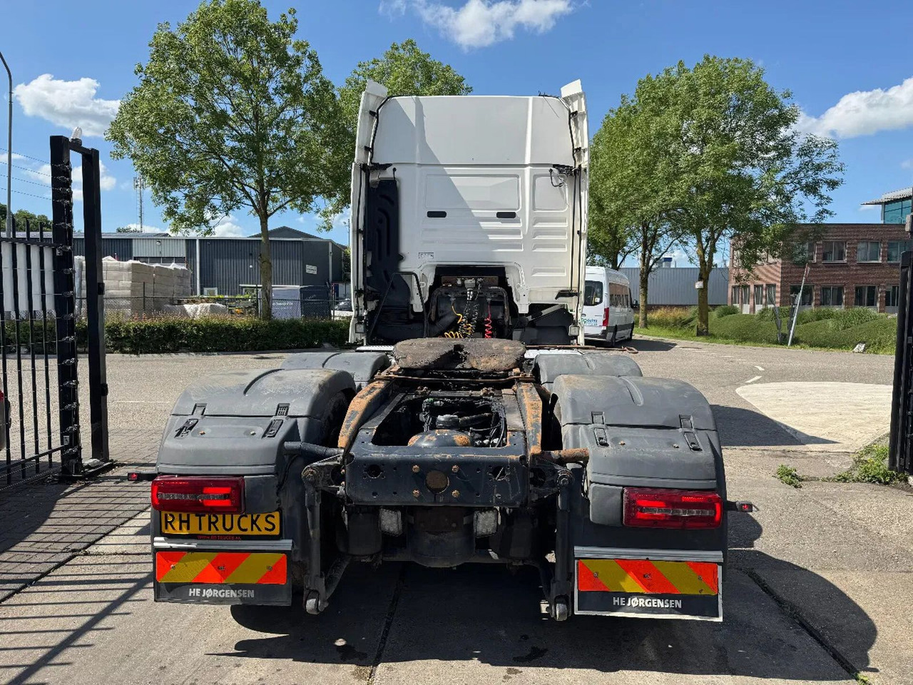 MAN TGX 28.500 6X2 EURO 6 RETARDER DOUBLE AIR - Cabeza tractora: foto 5 MAN TGX 28.500 6X2 EURO 6 RETARDER DOUBLE AIR - Cabeza tractora: foto 5