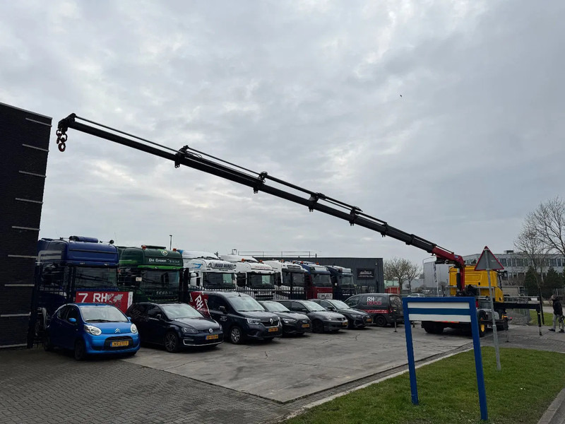 Mercedes-Benz Actros 1845 4X2 - EURO 6 + HMF 2820 + REMOTE + ONLY 105.446 KM - Cabeza tractora: foto 3 Mercedes-Benz Actros 1845 4X2 - EURO 6 + HMF 2820 + REMOTE + ONLY 105.446 KM - Cabeza tractora: foto 3