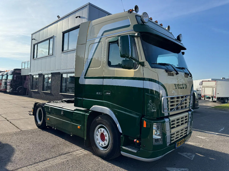 Volvo FH 16.550 4X2 - EURO 3 + FULL SPOILER + MANUAL GEAR - Cabeza tractora: foto 3 Volvo FH 16.550 4X2 - EURO 3 + FULL SPOILER + MANUAL GEAR - Cabeza tractora: foto 3