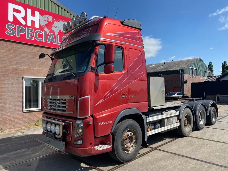 Volvo FH 16.700 FH16-700 8X4 140 TON FULL STEEL - Cabeza tractora: foto 2 Volvo FH 16.700 FH16-700 8X4 140 TON FULL STEEL - Cabeza tractora: foto 2