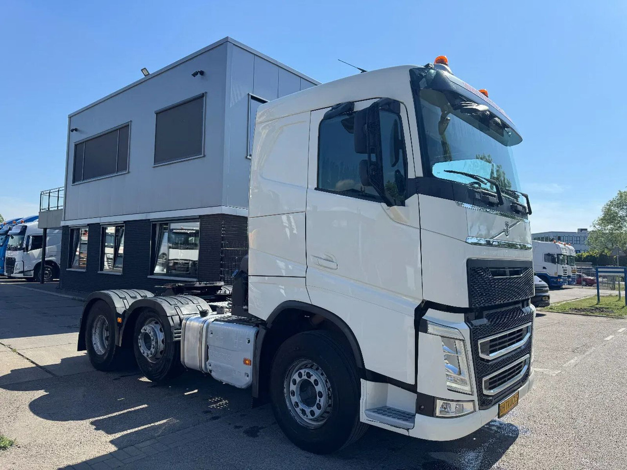 Volvo FH 460 6X2 - EURO 6 + LIFTING AXLE - Cabeza tractora: foto 3 Volvo FH 460 6X2 - EURO 6 + LIFTING AXLE - Cabeza tractora: foto 3
