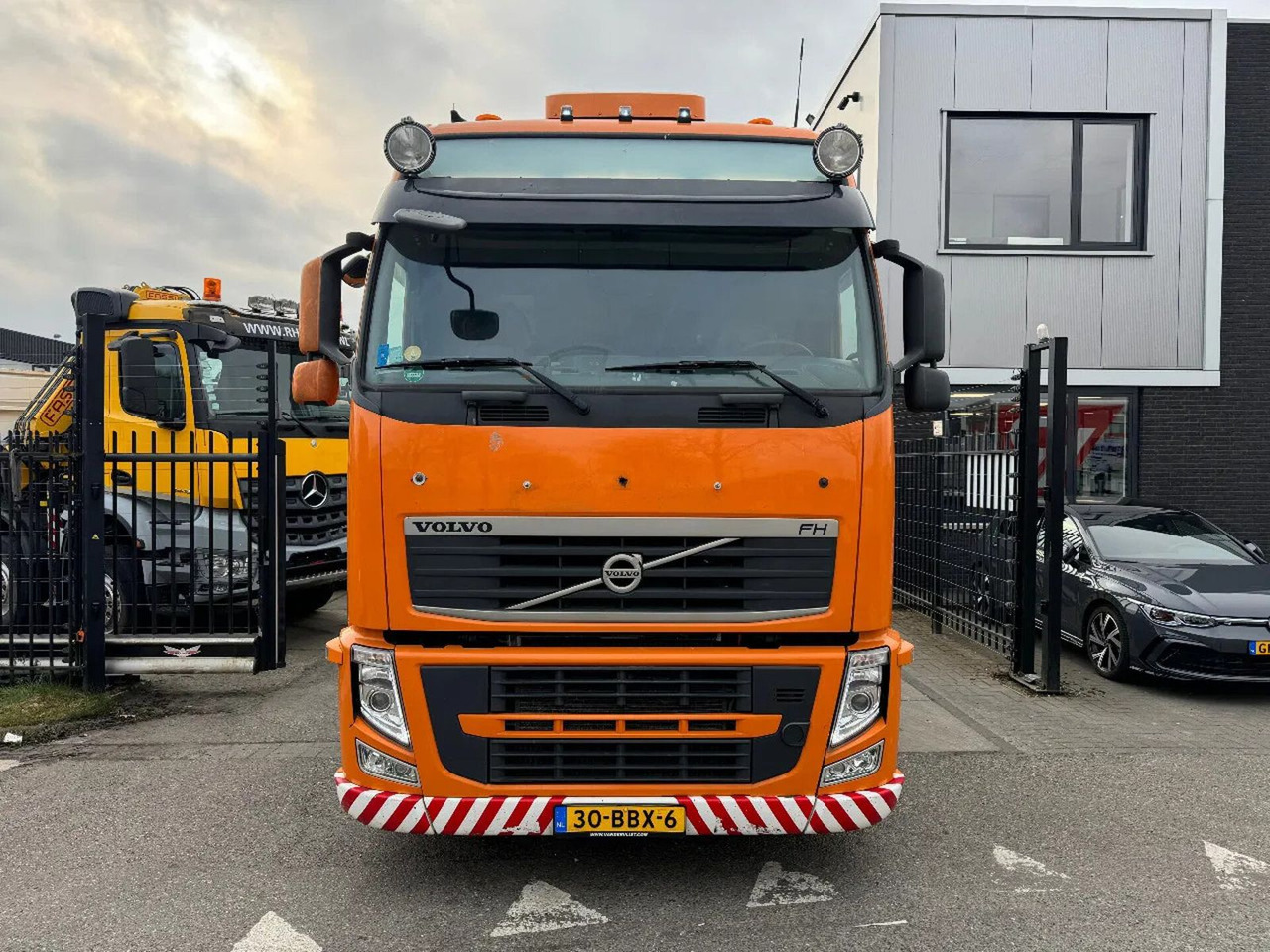 Volvo FH 500 8X2 - EURO 5 + LIFT/STEERING AXLE + TÜV 0 - Cabeza tractora: foto 2 Volvo FH 500 8X2 - EURO 5 + LIFT/STEERING AXLE + TÜV 0 - Cabeza tractora: foto 2