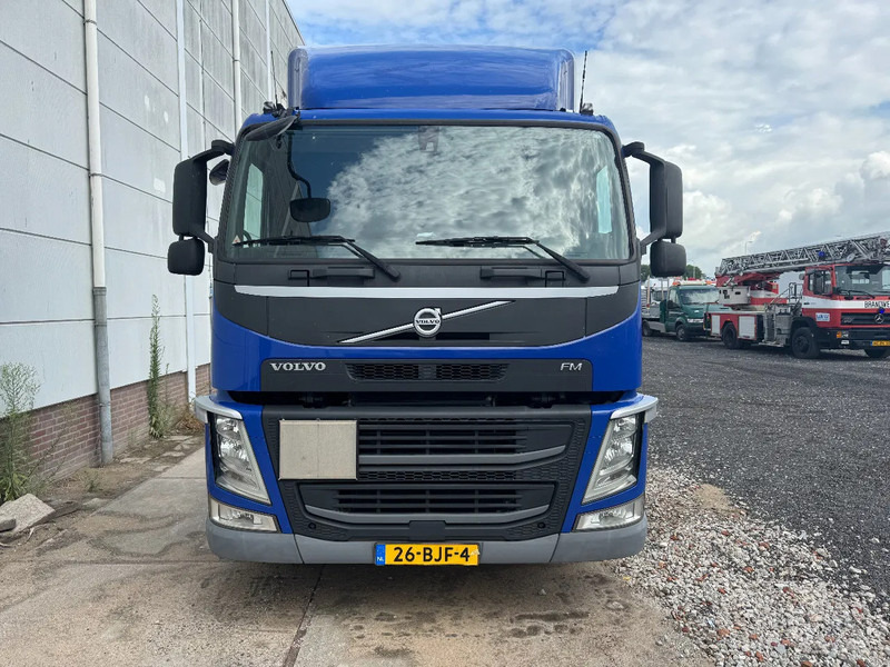 Volvo FM 330 4X2 EURO 6 TÜV TILL 02-2026 - Cabeza tractora: foto 2 Volvo FM 330 4X2 EURO 6 TÜV TILL 02-2026 - Cabeza tractora: foto 2