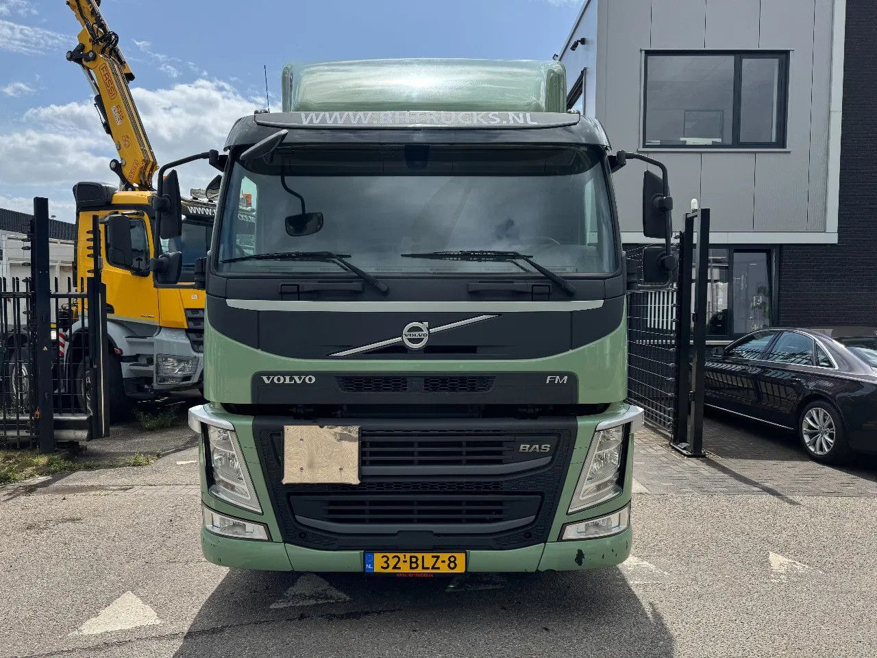 Volvo FM 420 4X2 - DIESEL & LNG GAS - Cabeza tractora: foto 2 Volvo FM 420 4X2 - DIESEL & LNG GAS - Cabeza tractora: foto 2