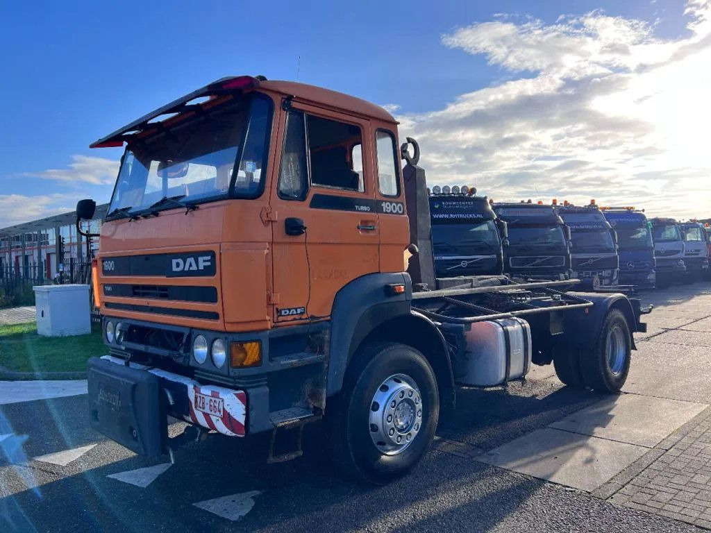 DAF 1900 TURBO 4X4 HOOKLIFT - Camión multibasculante: foto 1 DAF 1900 TURBO 4X4 HOOKLIFT - Camión multibasculante: foto 1