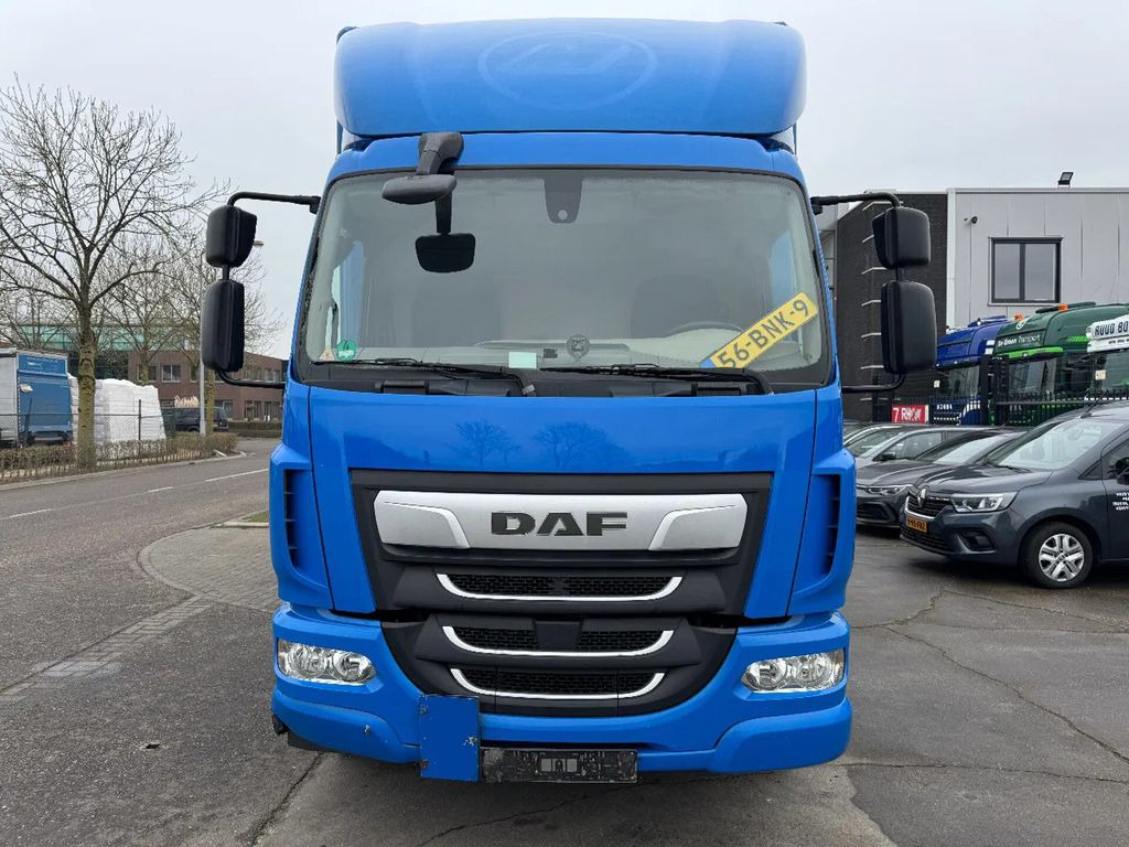 DAF LF 180 4X2 - EURO 6 + DHOLLANDIA LIFT + TÜV 09-2 - Camión caja cerrada: foto 2 DAF LF 180 4X2 - EURO 6 + DHOLLANDIA LIFT + TÜV 09-2 - Camión caja cerrada: foto 2