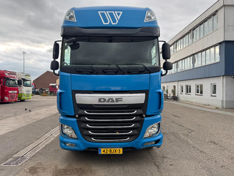 DAF XF 460 6X2 EURO 6 + FLOOR HANGER MOT 07-2026 - Camión lona: foto 2 DAF XF 460 6X2 EURO 6 + FLOOR HANGER MOT 07-2026 - Camión lona: foto 2