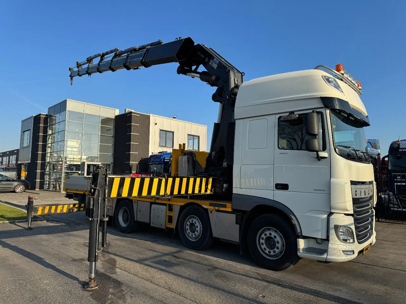 DAF XF 460 8X2 - EURO 6 + HIAB 855 EP-6 + REMOTE + STEERING AXLE - Camión grúa: foto 2 DAF XF 460 8X2 - EURO 6 + HIAB 855 EP-6 + REMOTE + STEERING AXLE - Camión grúa: foto 2