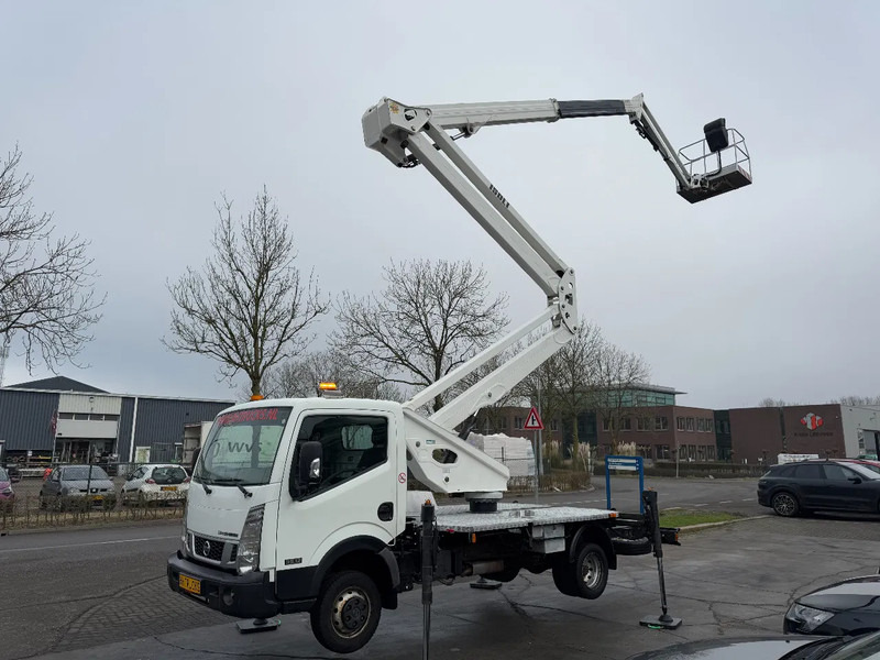 Nissan Cabstar 35.12 + ISOLI 21 METER AERIAL PLATFORM - Furgoneta: foto 1 Nissan Cabstar 35.12 + ISOLI 21 METER AERIAL PLATFORM - Furgoneta: foto 1